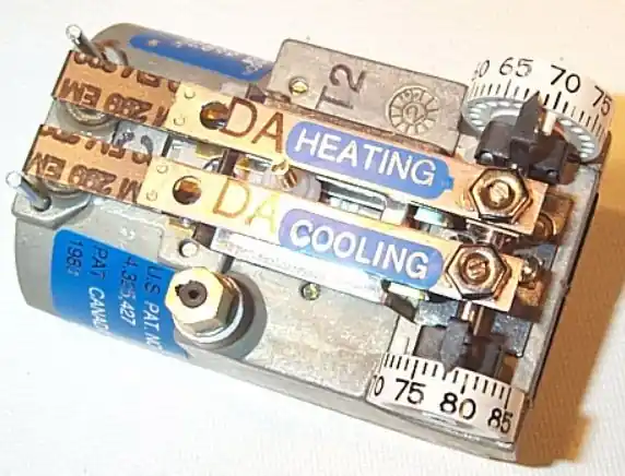 Johnson Controls T-4054-2 Pneumatic Thermostat High Volume Output Heating and Cooling 55-85 F Save Now